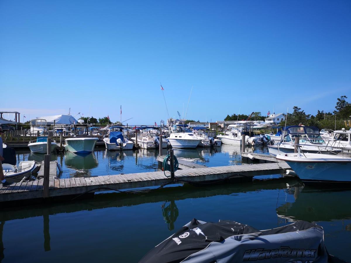 Bay Watch Hotel And Marina Hampton Bays Eksteriør billede